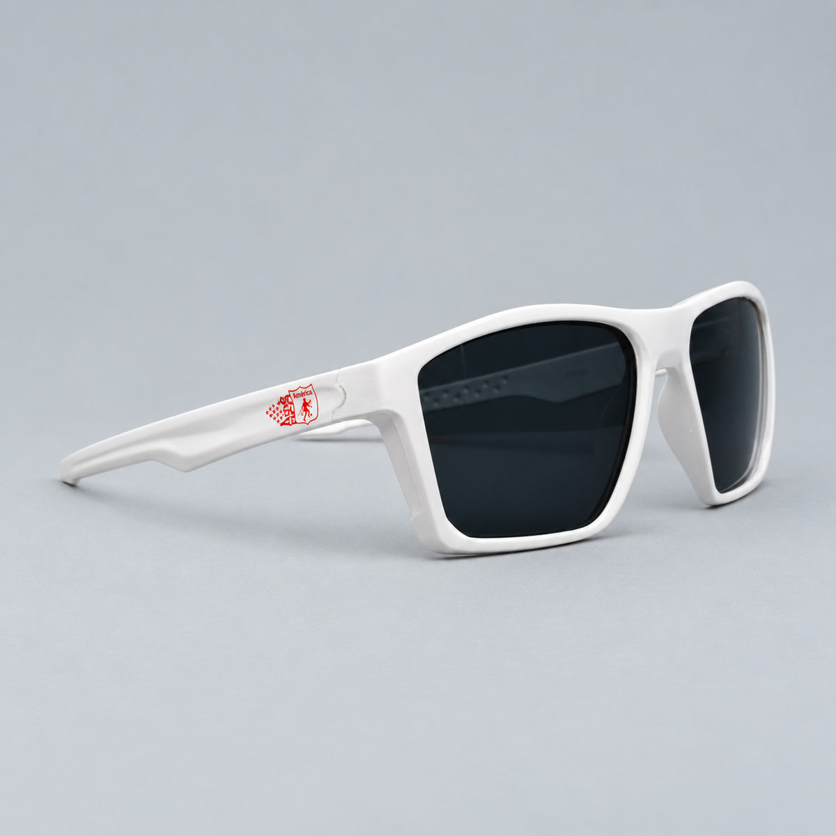 Gafas de sol deportivas blancas con escudo del america de cali en varilla Piclek