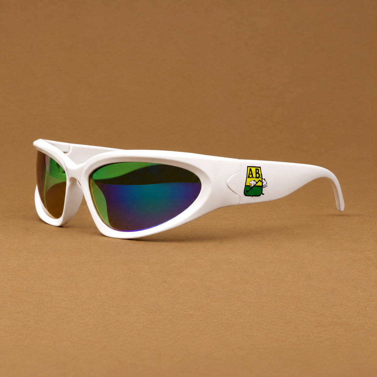 Gafas de sol deportivas blancas con escudo de Atletico Bucaramanga y lentes espejados Piclek