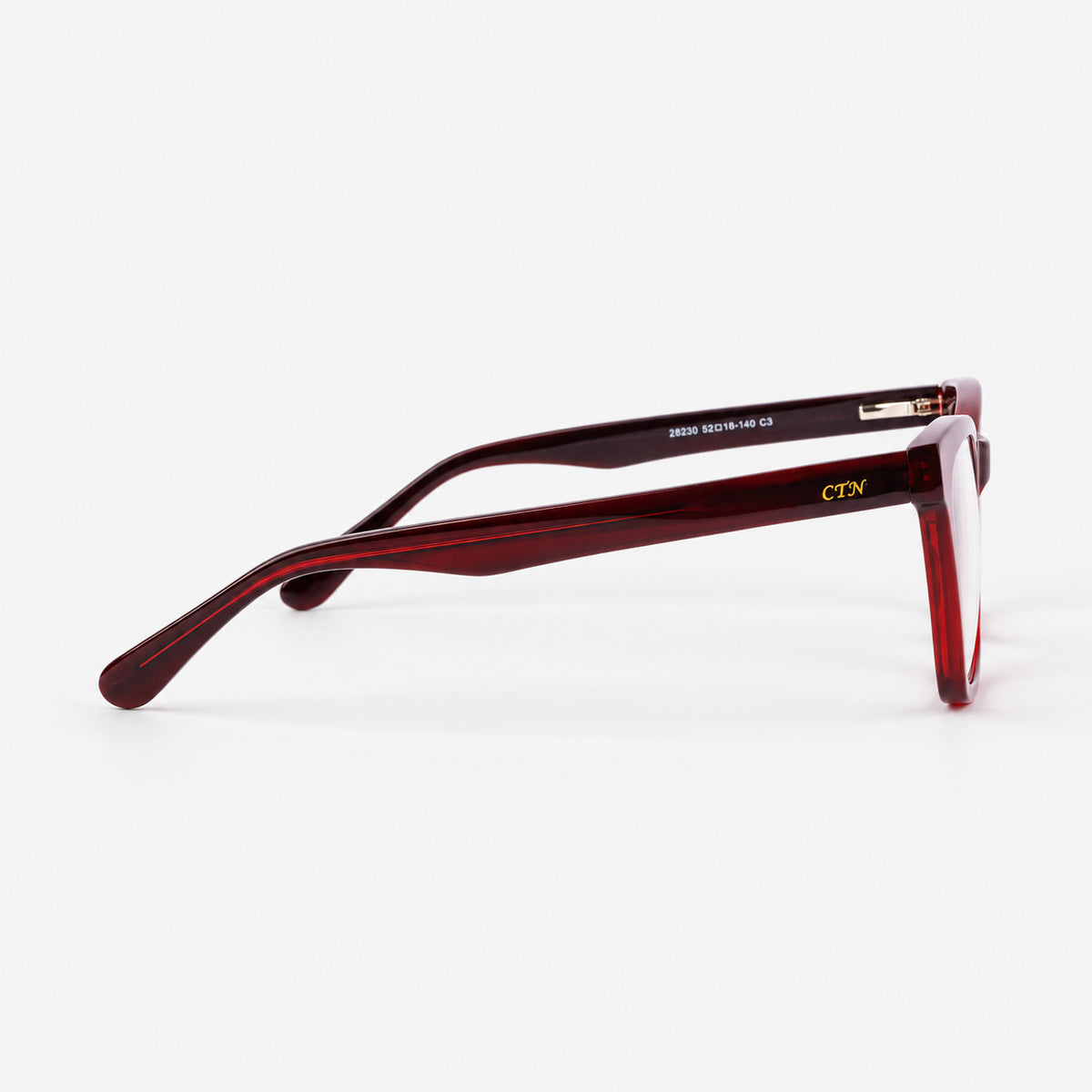 Detalle de medidas 52 18 140 en varilla de acetato rojo Piclek